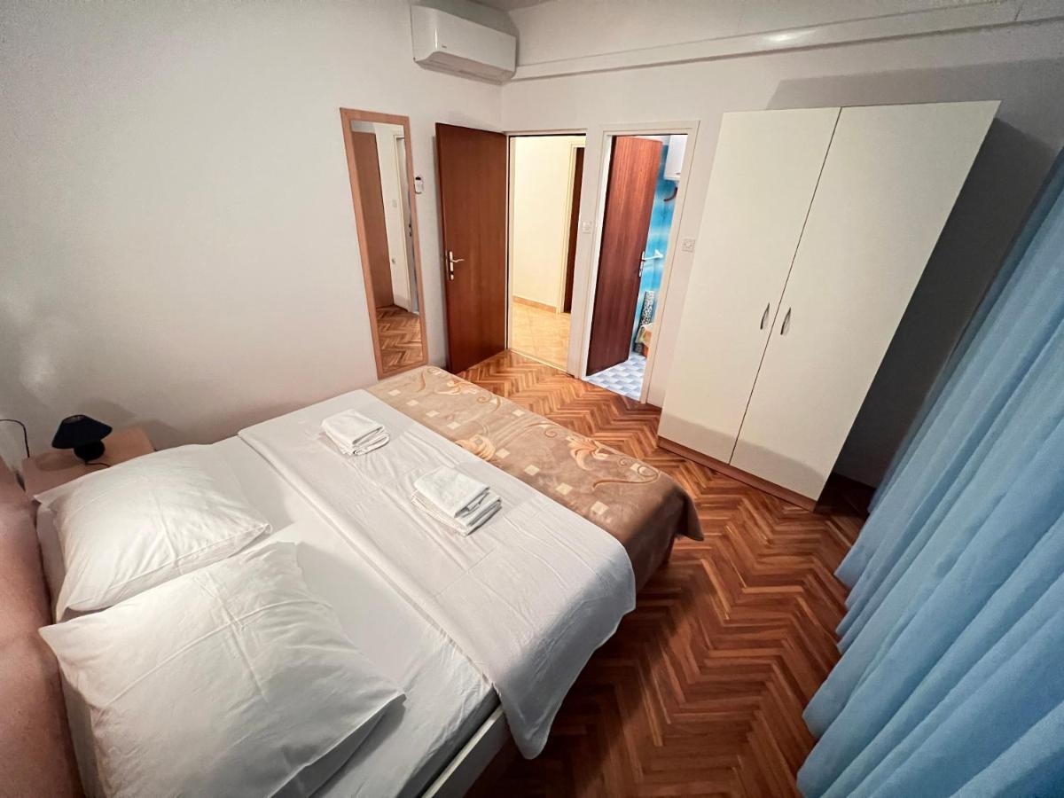 Apartments Piculjan โลปาร์ ภายนอก รูปภาพ