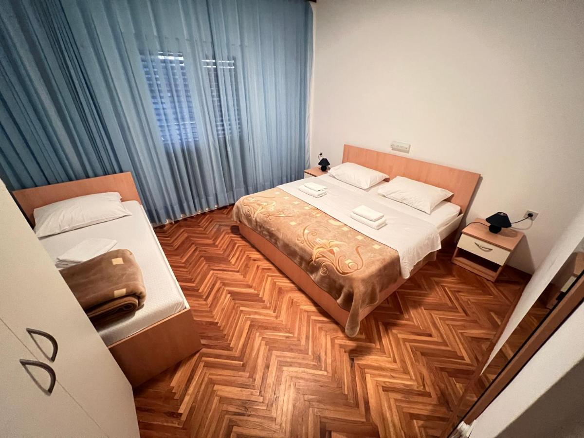 Apartments Piculjan โลปาร์ ภายนอก รูปภาพ
