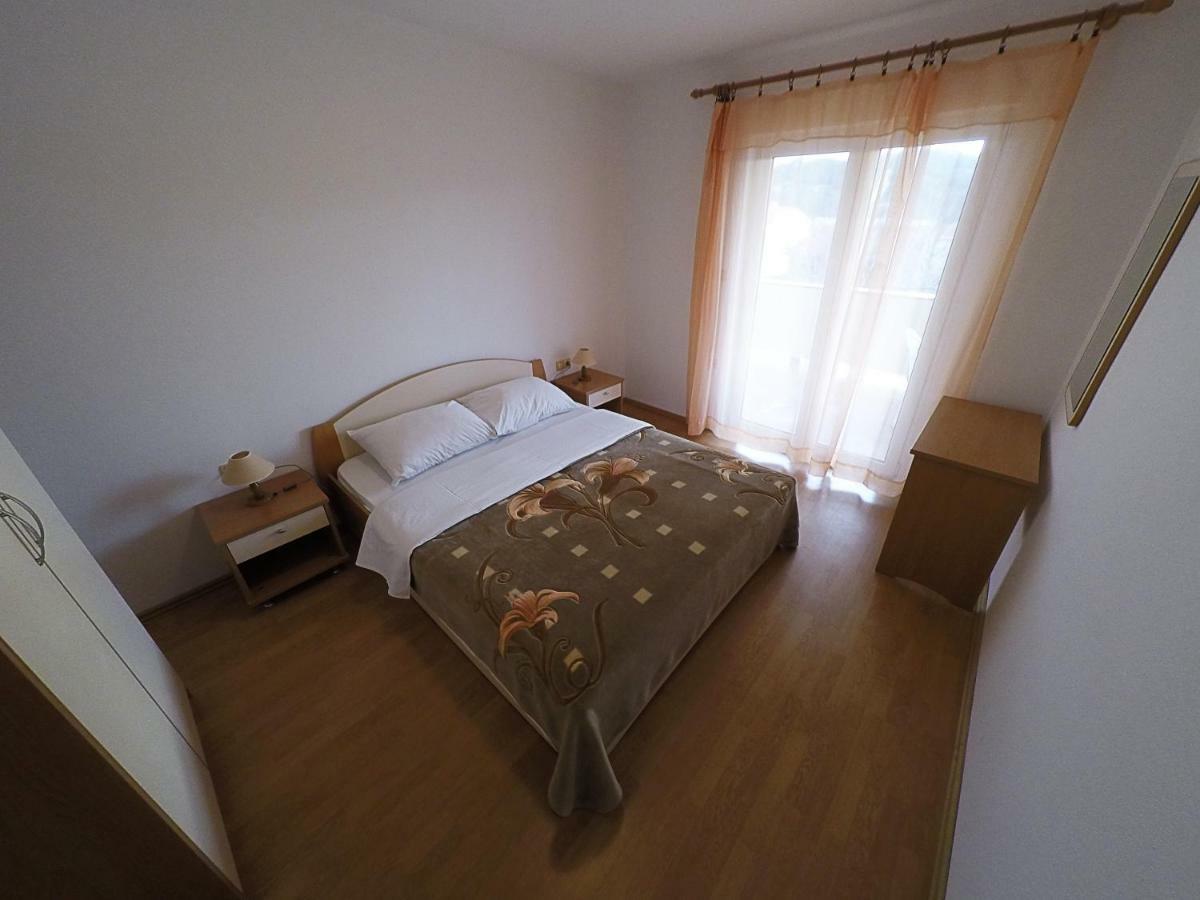 Apartments Piculjan โลปาร์ ภายนอก รูปภาพ